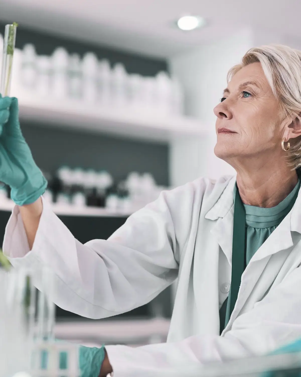 Ricercatrice studia il potenziale anti-infiammatorio delle soluzioni BlueHyS med